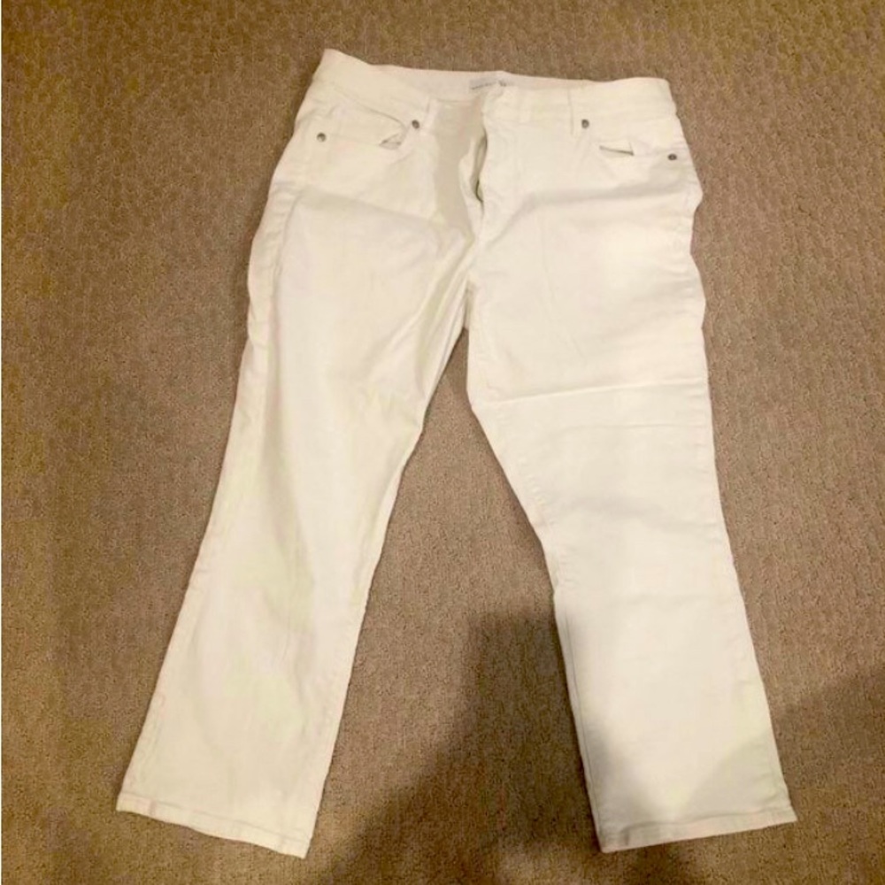 Ann Taylor LOFT modern kick white crop 14/32 NWOT